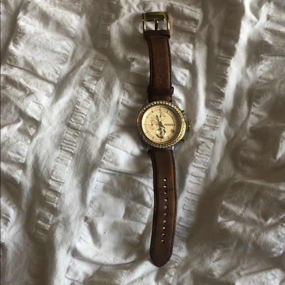 Women’s Fossil Watch w/ Genuine Leather Band - Picture 3 of 3